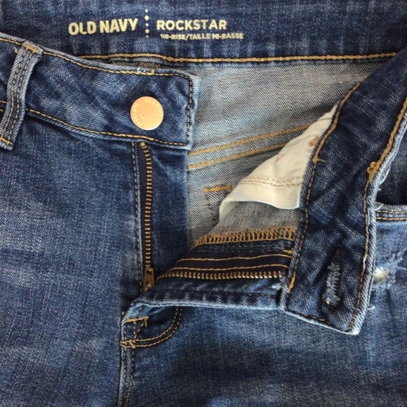 Old Navy Rockstar Distressed Mid-Rise Medium Wash Blue Denim Jeans - Size 6 - Picture 8 of 9